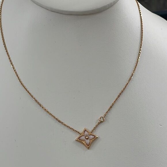 Louis Vuitton BB Blossom Flower 750 18K Rose Gold Mother Pearl Diamond Necklace - Picture 3 of 6